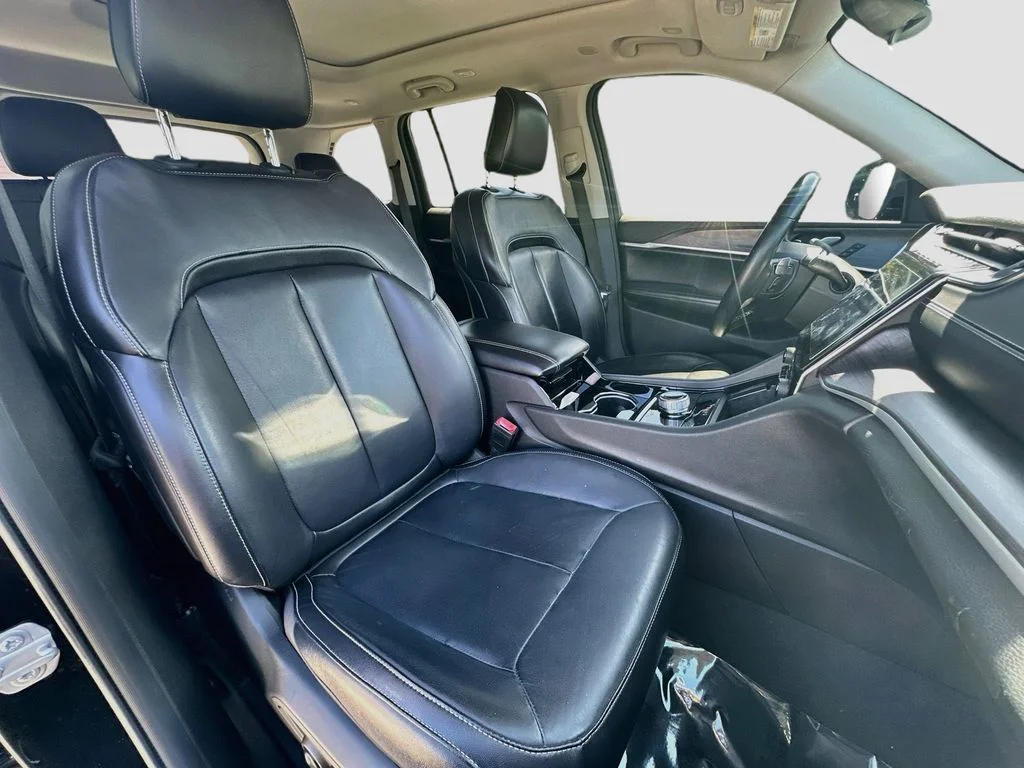 Used 2022 Black Jeep Limited image 33