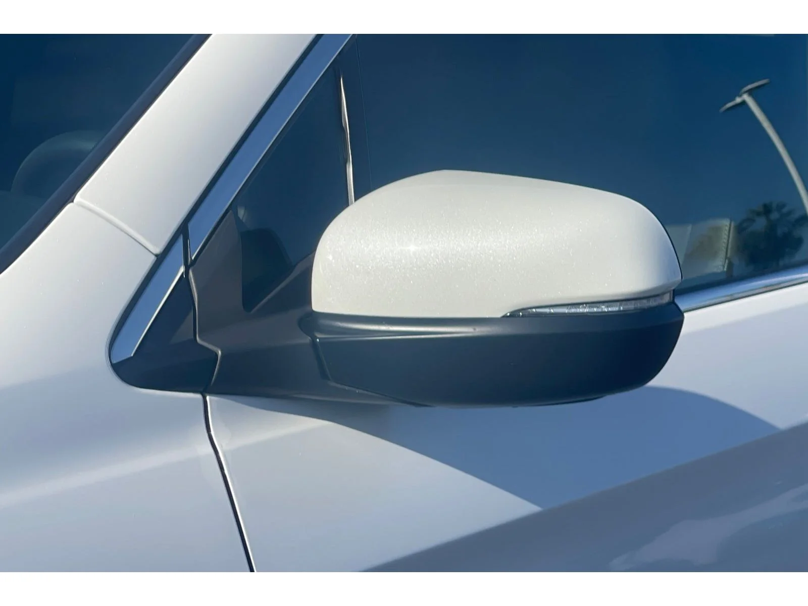 Certified Used 2024 Platinum White Pearl Honda AWD RTL image 12