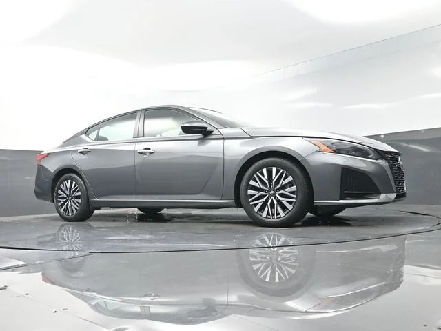 Used 2025 Gray Nissan 2.5 SV image 41