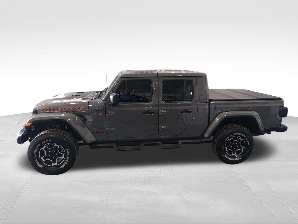 Used 2020 Gray Jeep Mojave image 2