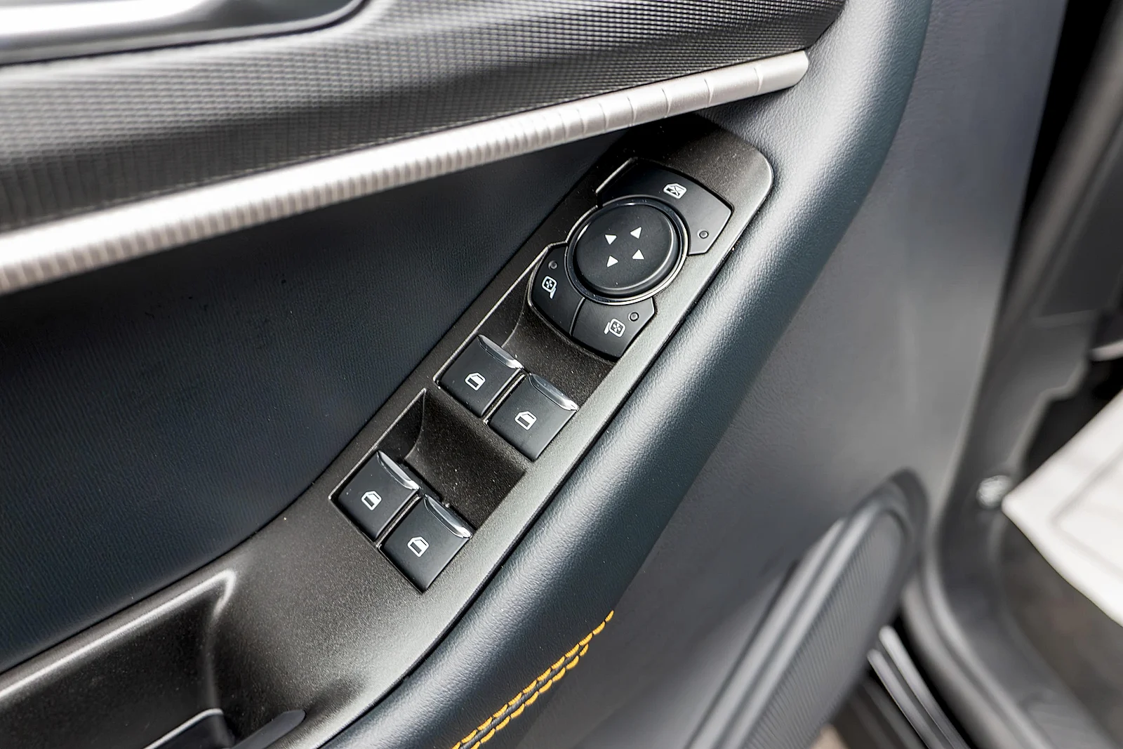New 2026 Agate Black Metallic Ford Tremor® image 14