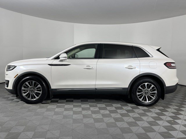 Used 2019 White Platinum Clearcoat Metallic Lincoln Select image 4