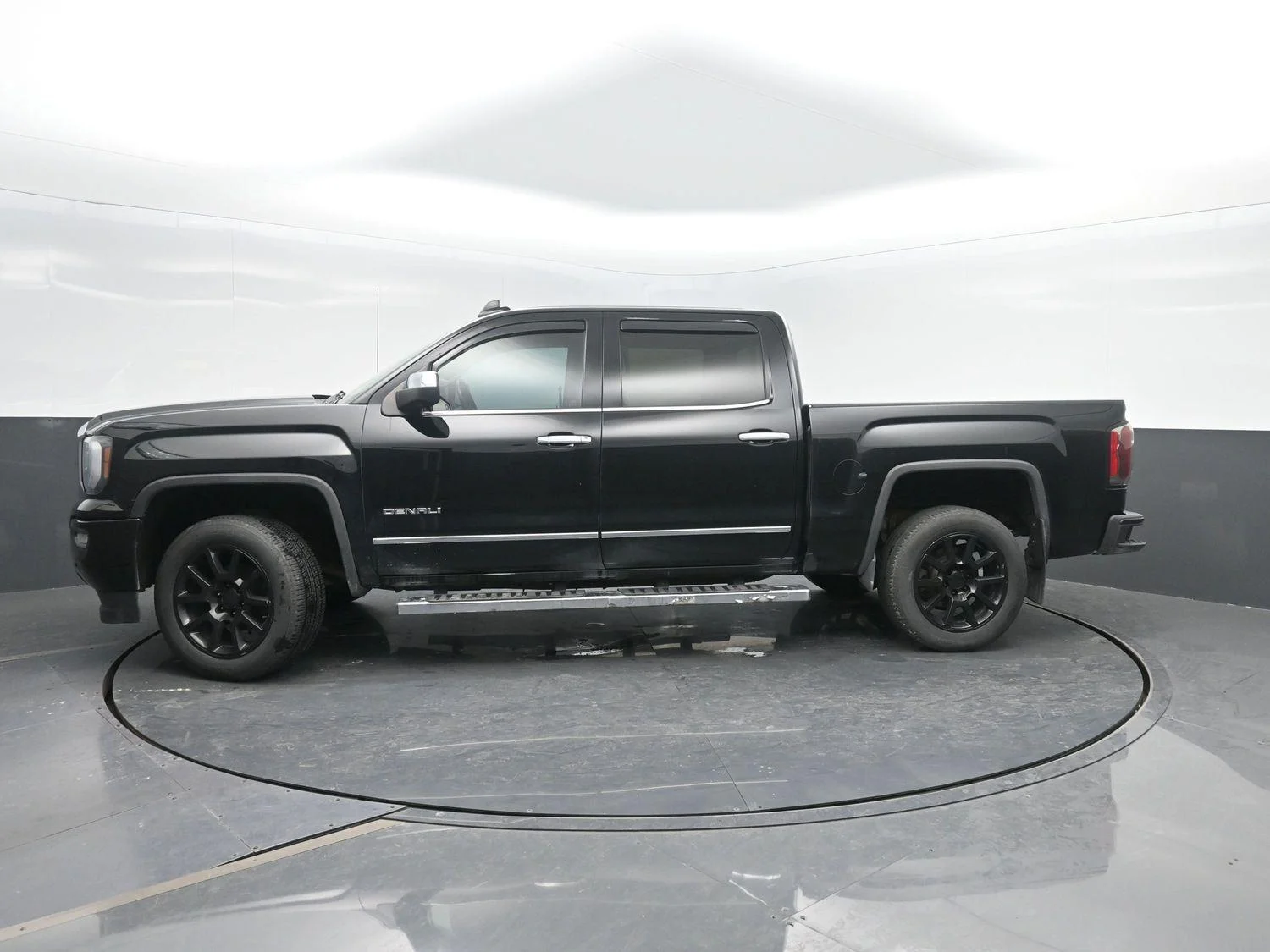 2016 GMC Sierra 4WD Crew Cab Short Box's photo