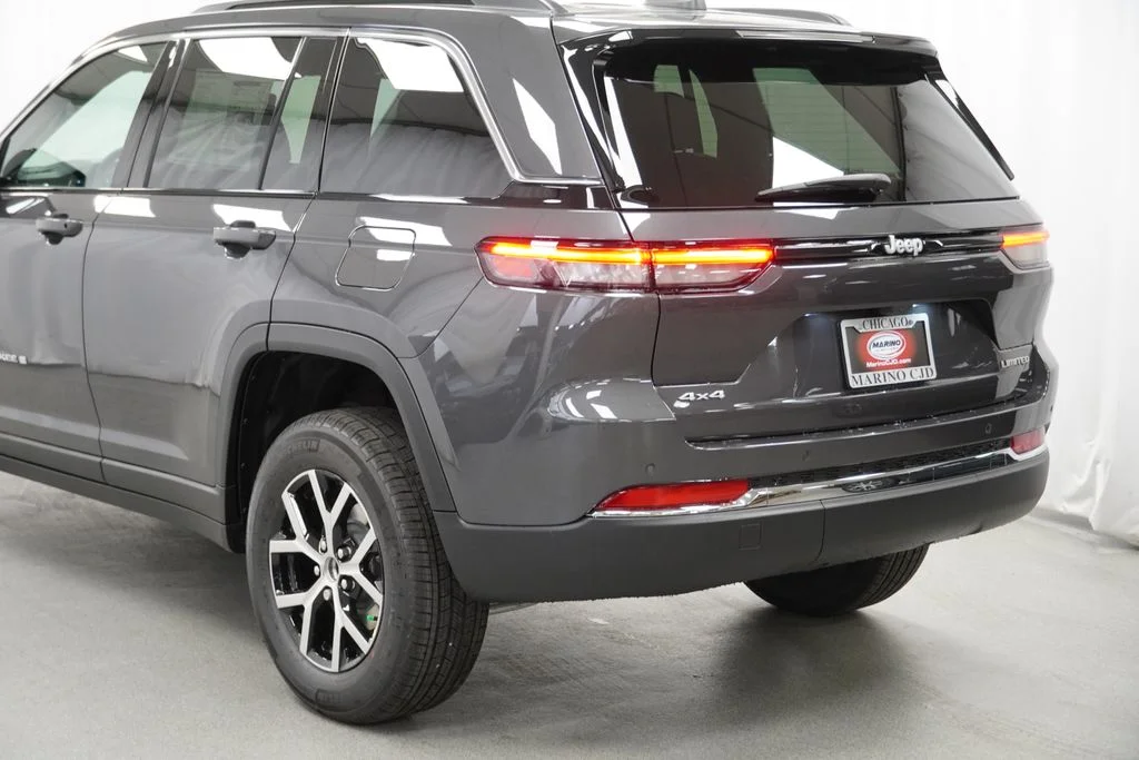 Used 2025 Gray Jeep Limited image 16