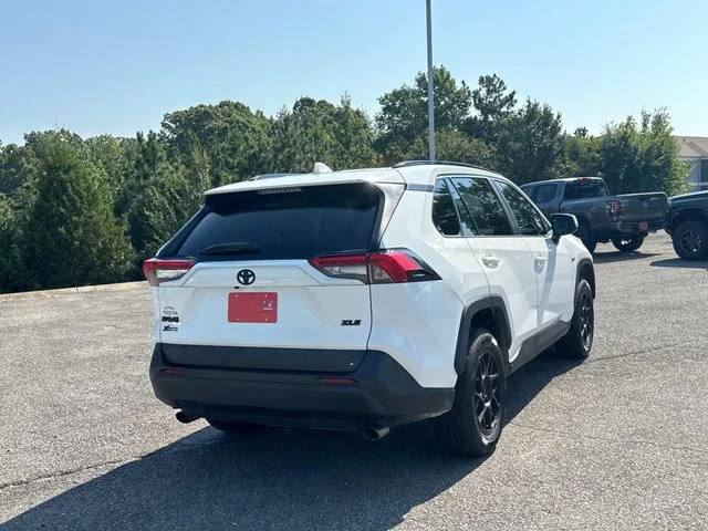 Used 2021 White Toyota XLE image 4