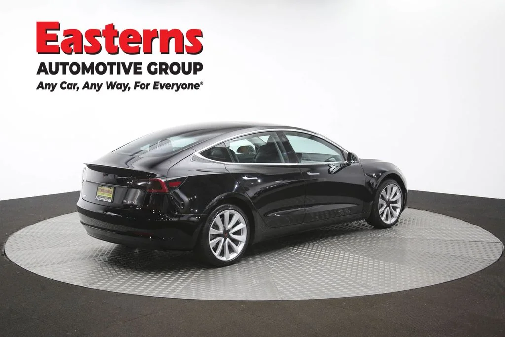Used 2018 Black Tesla Mid Range image 36