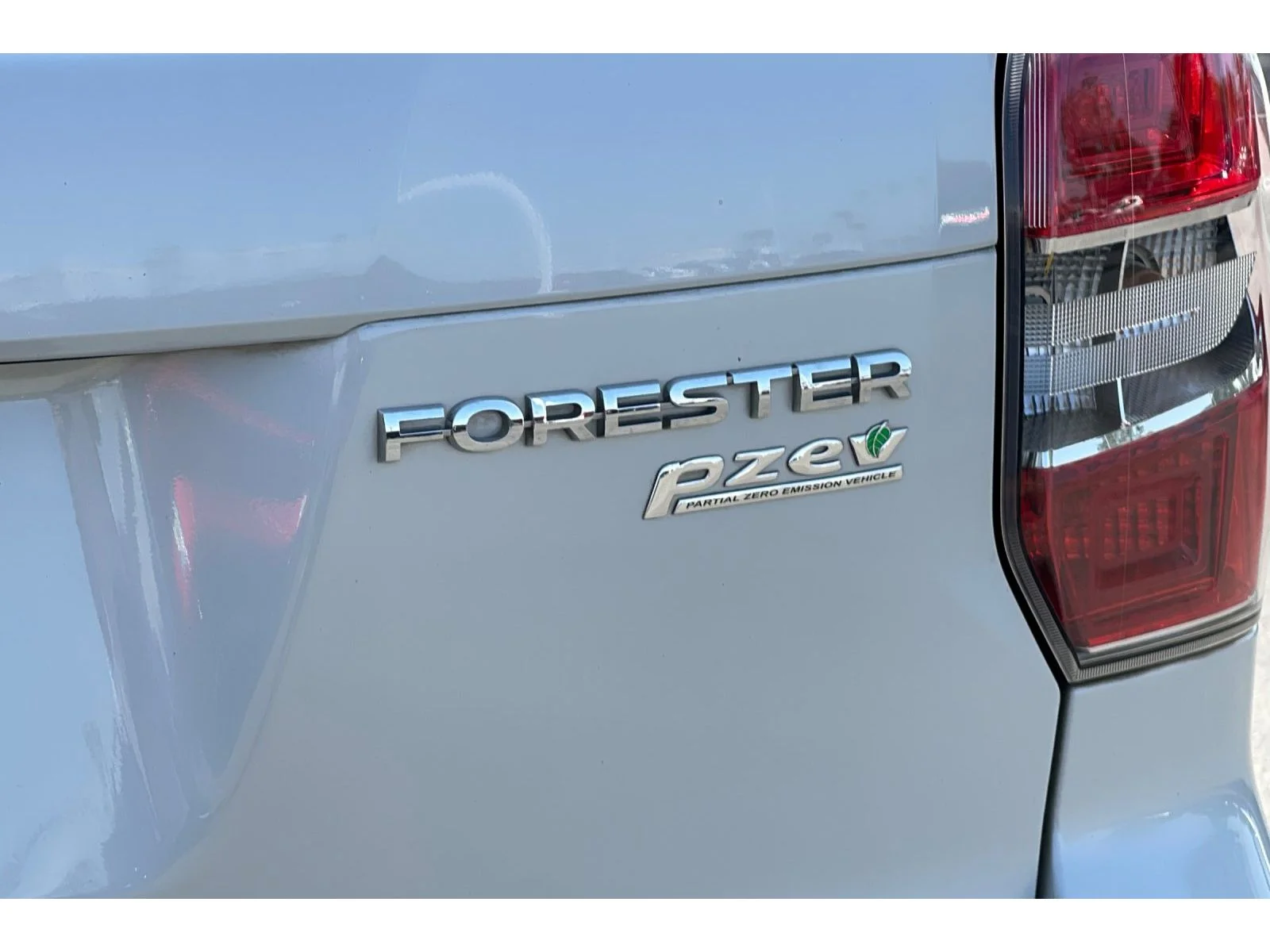 Used 2015 Satin White Pearl Subaru 2.5i Limited image 47
