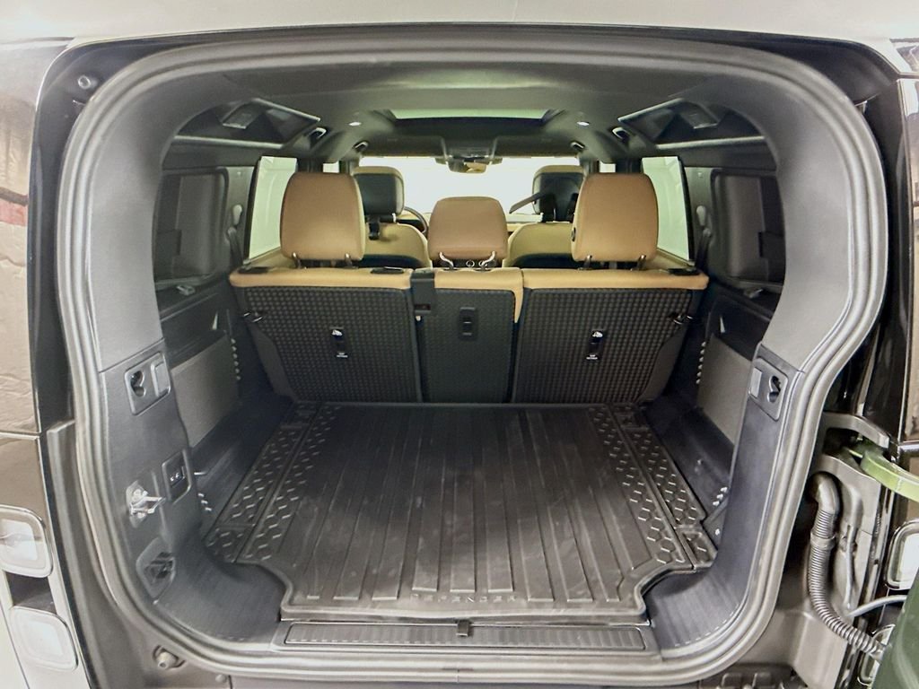 New 2026 Woolstone Green Land Rover X-Dynamic SE image 29