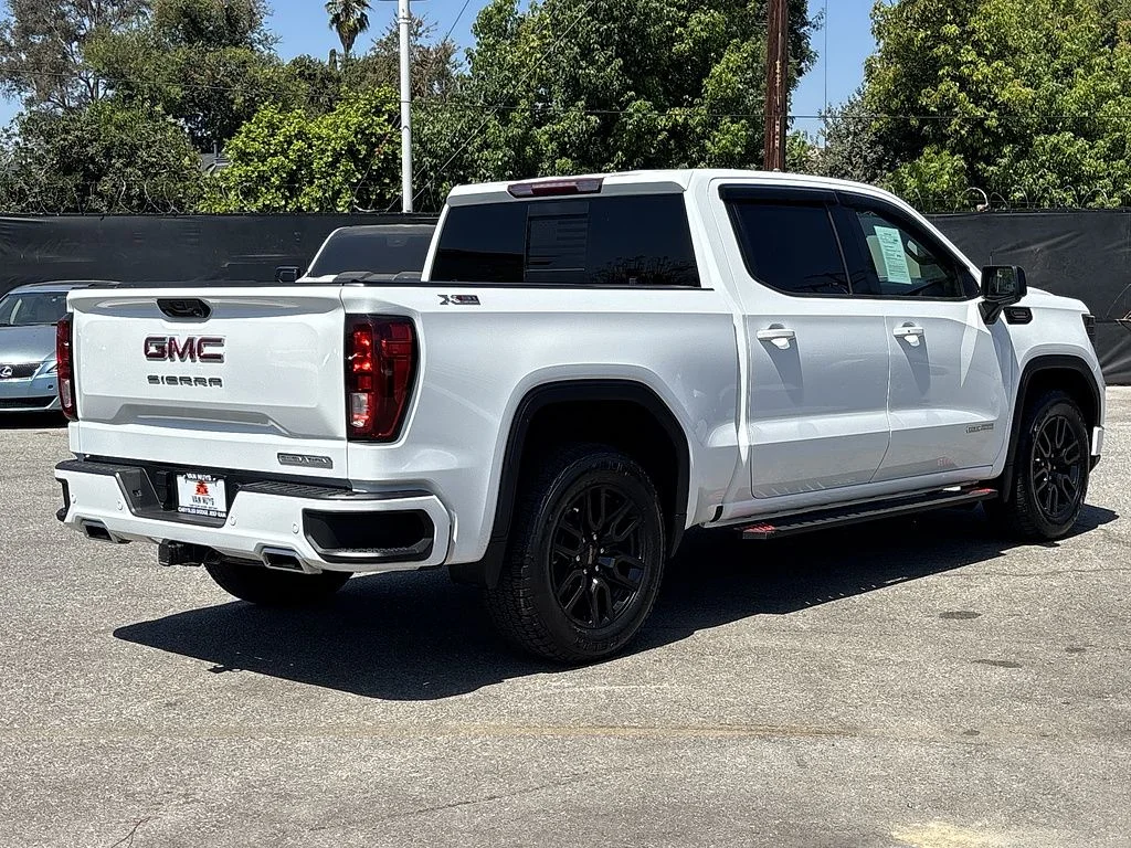 Used 2024 White GMC Elevation image 3