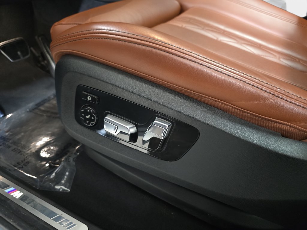 Used 2024 Brooklyn Grey Metallic BMW xDrive40i image 28