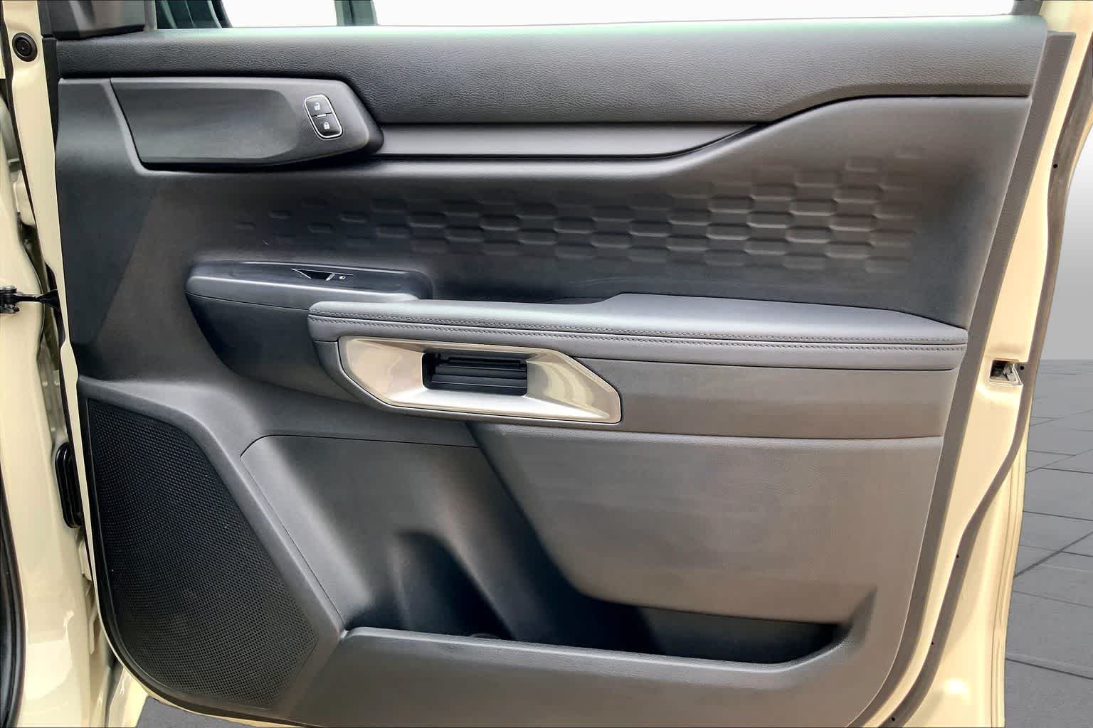 Used 2025 Desert Sand Ford XLT image 23