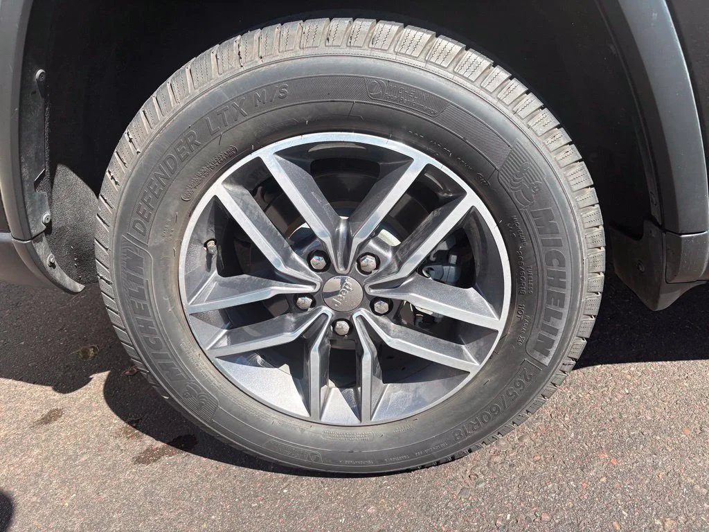 Used 2017 Black Jeep Limited image 5