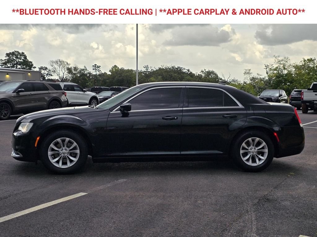 Used 2018 Gloss Black Chrysler Touring image 5
