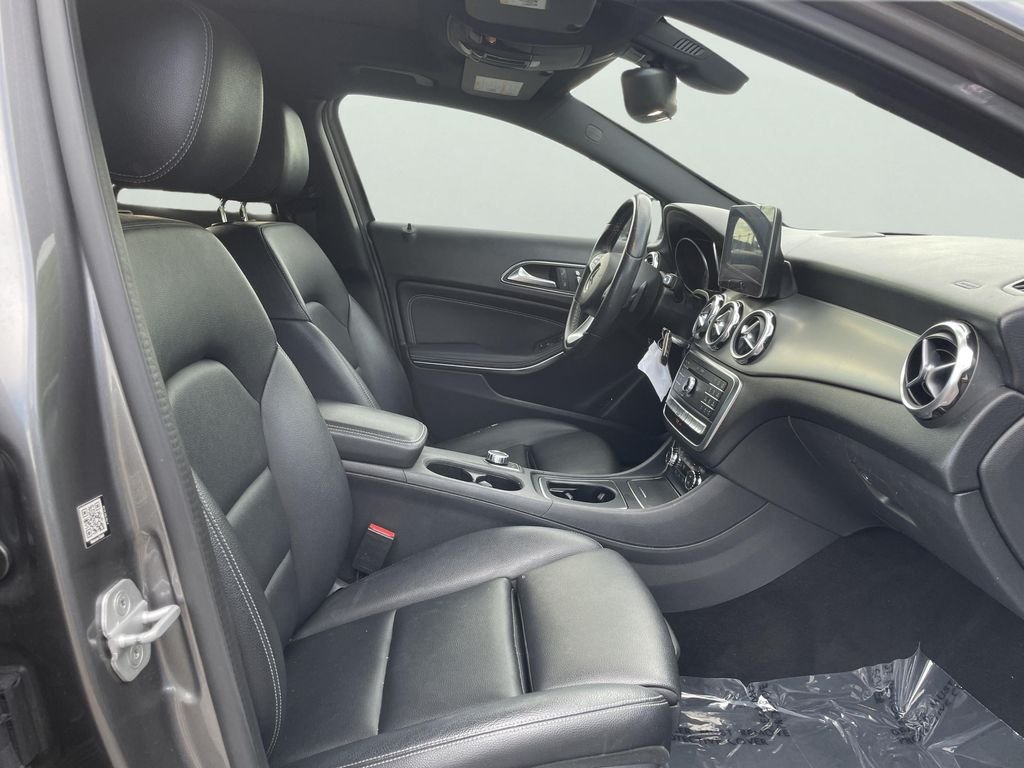 Used 2018 Gray Mercedes-Benz GLA 250 image 13
