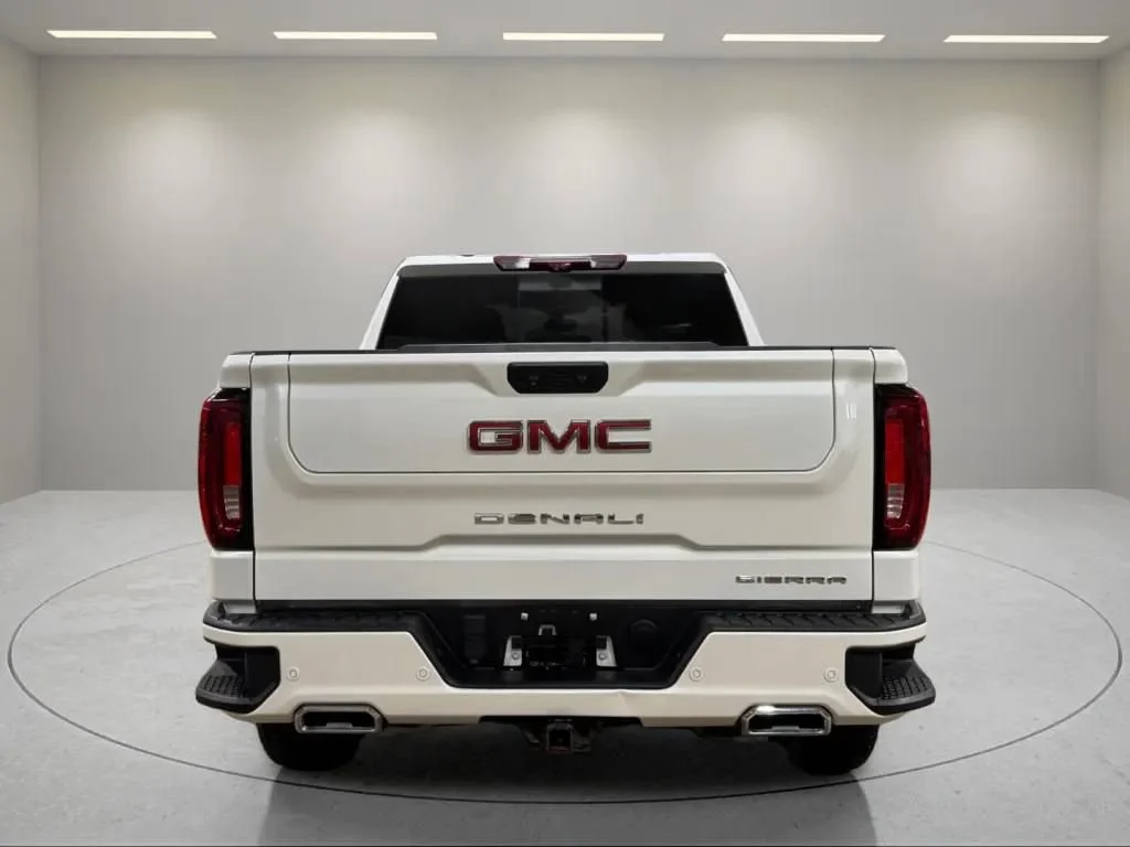 Certified Used 2022 White Frost Tricoat GMC Denali image 5