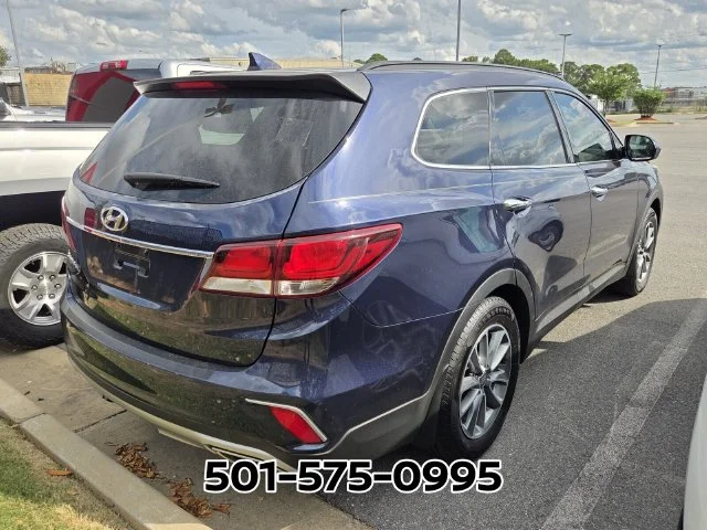 Used 2018 Blue Hyundai SE image 4