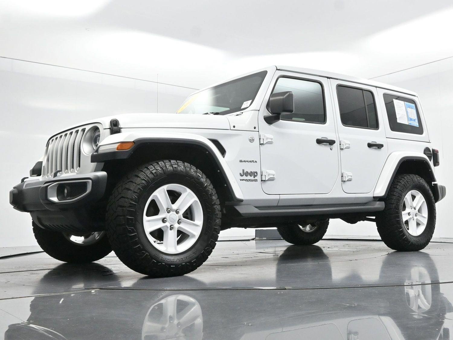 Used 2022 Bright White Clearcoat Jeep Unlimited Sahara image 49