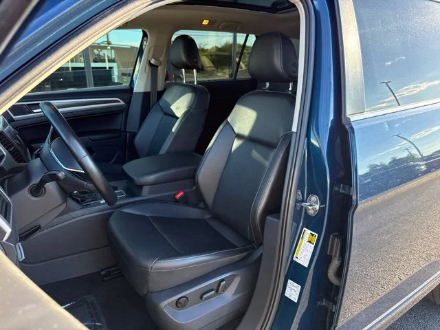 Used 2019 Blue Volkswagen 3.6L V6 SE image 13