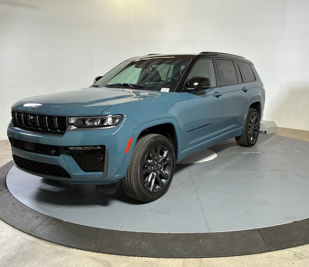 New 2026 Steel Blue Exterior Paint Jeep Limited Reserve image 1