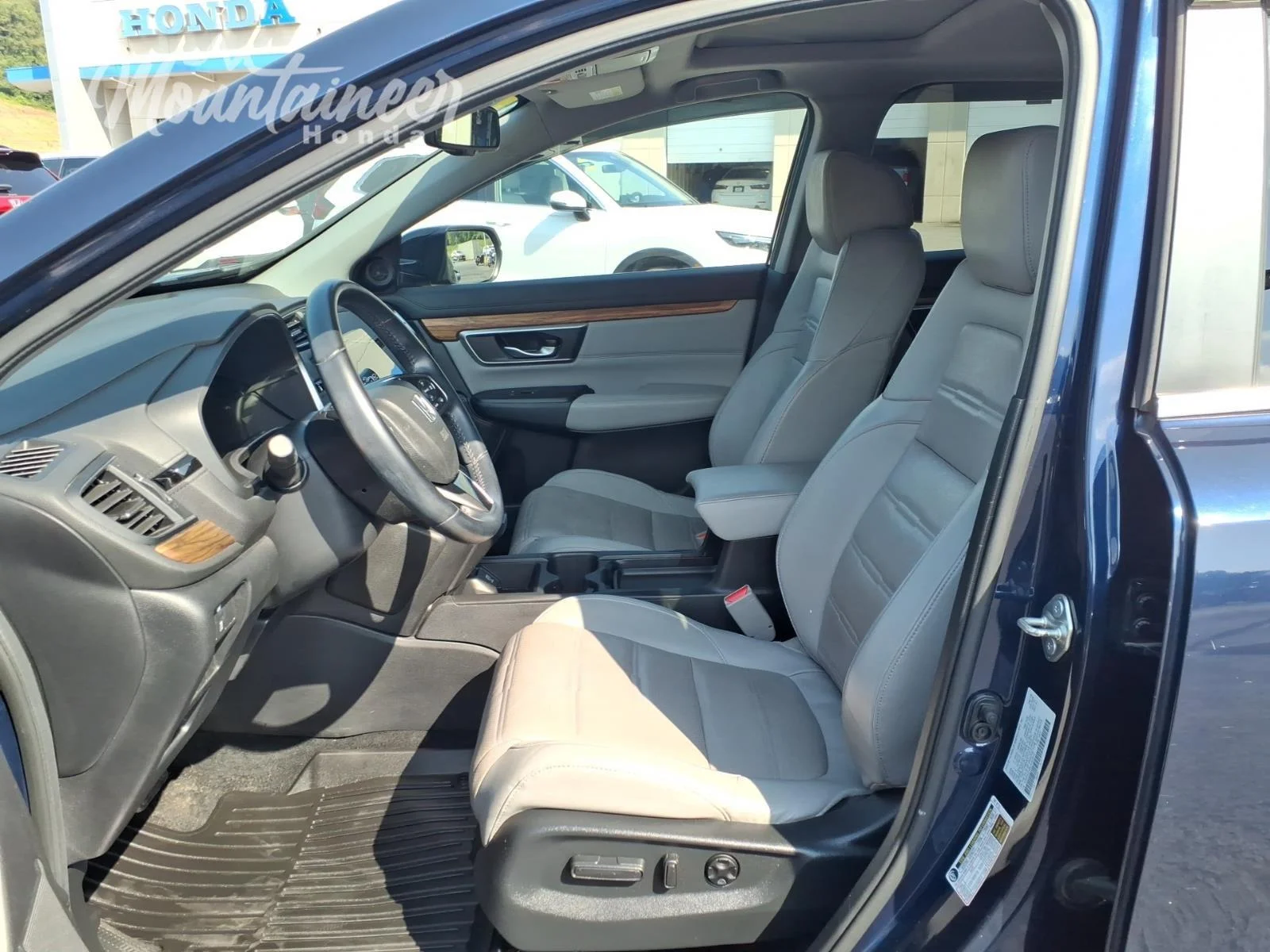 Used 2018 Obsidian Blue Pearl Honda EX-L image 14