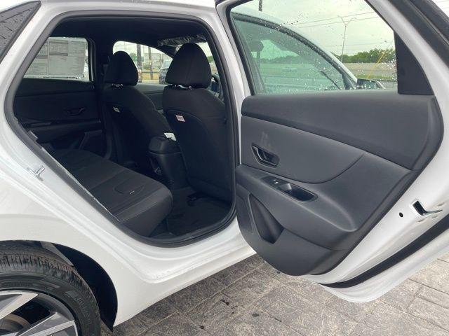 2025 Hyundai Elantra Blue - Photo 20