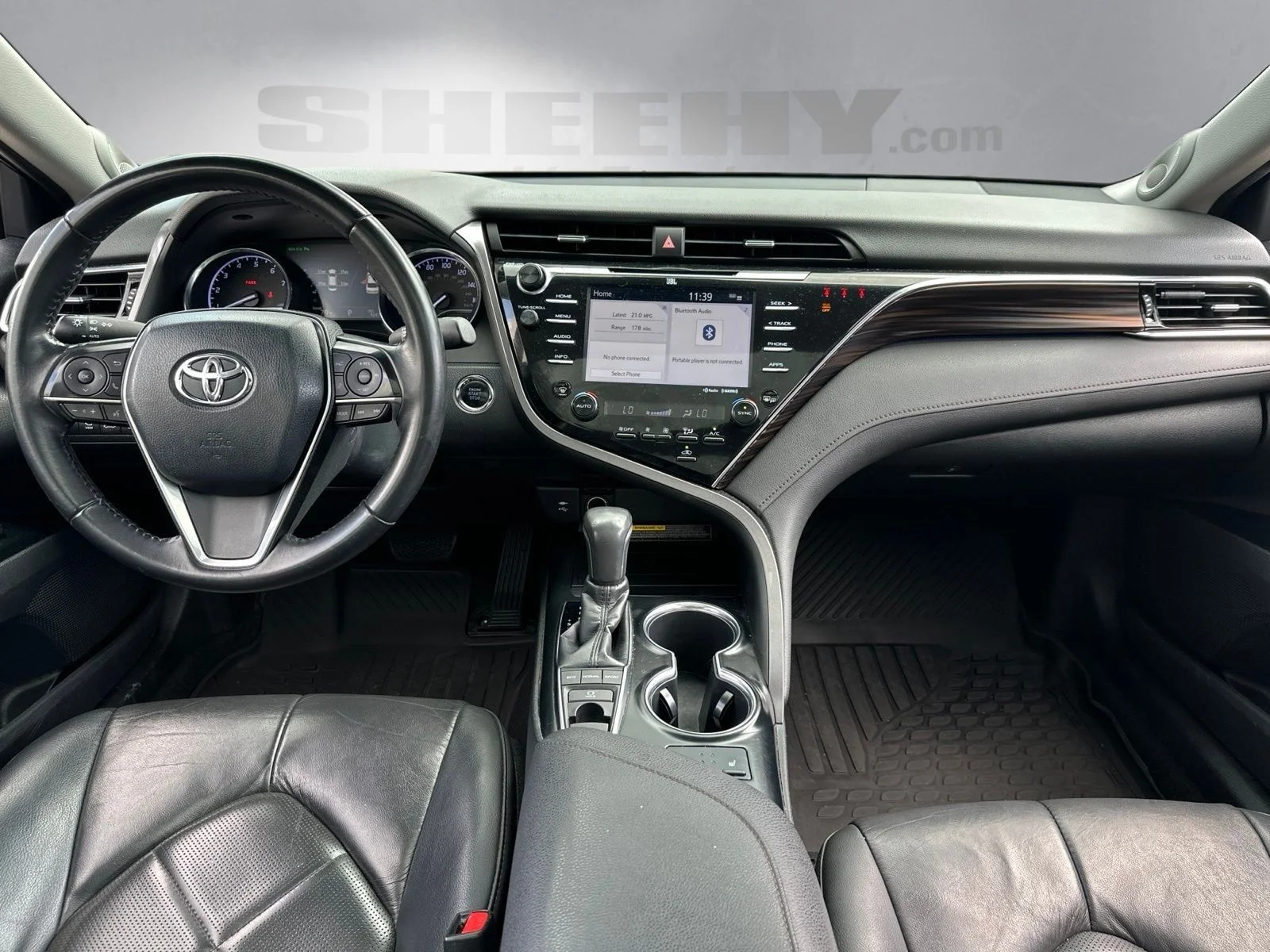 Used 2018 Blue Toyota XLE image 3