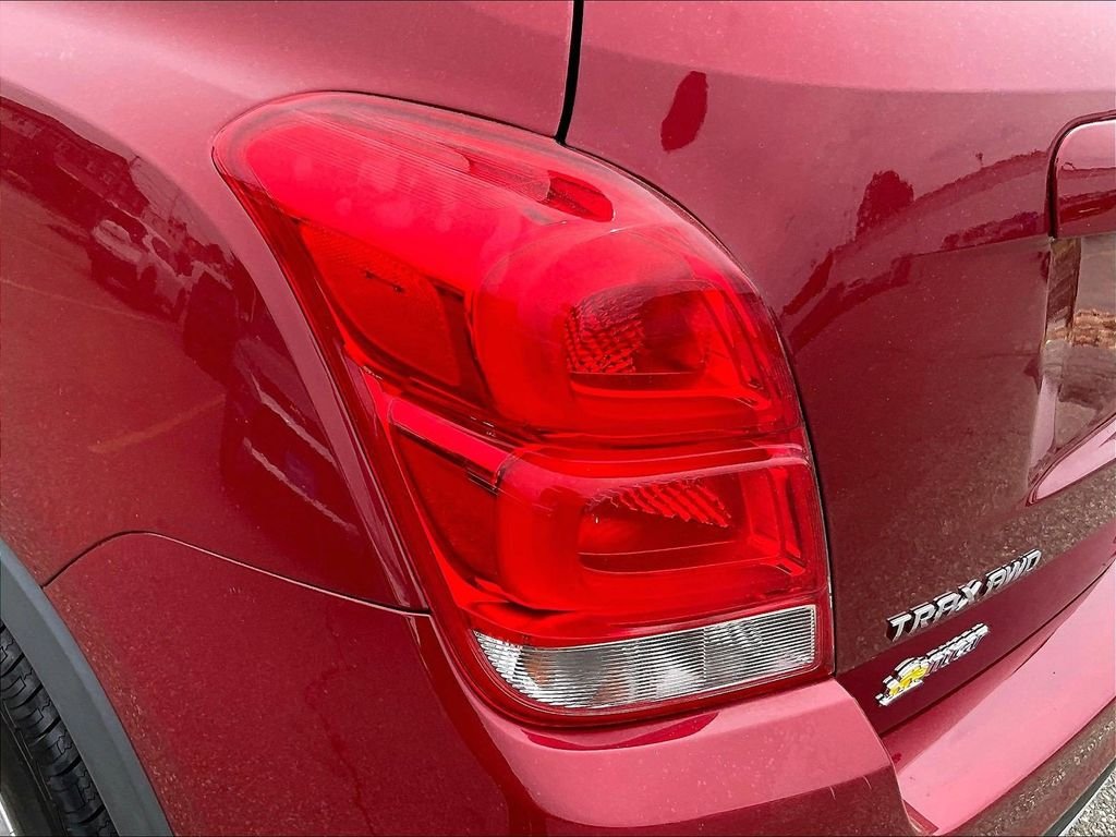 Used 2018 Red Chevrolet LT image 33