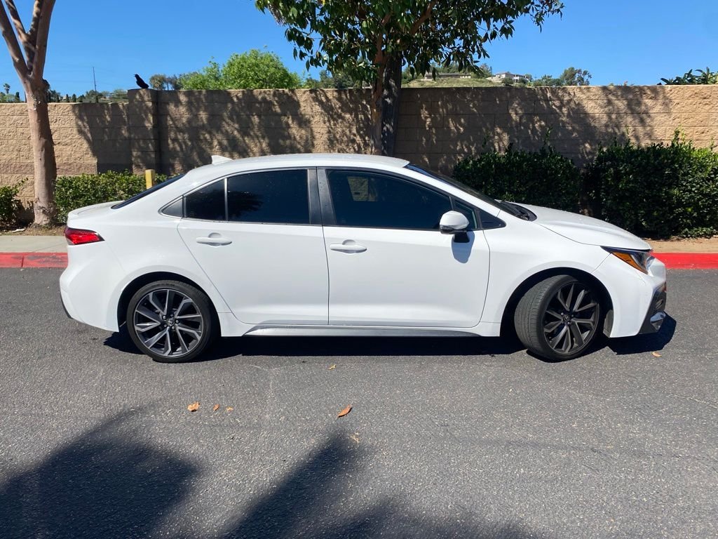 Used 2022  Toyota SE image 8