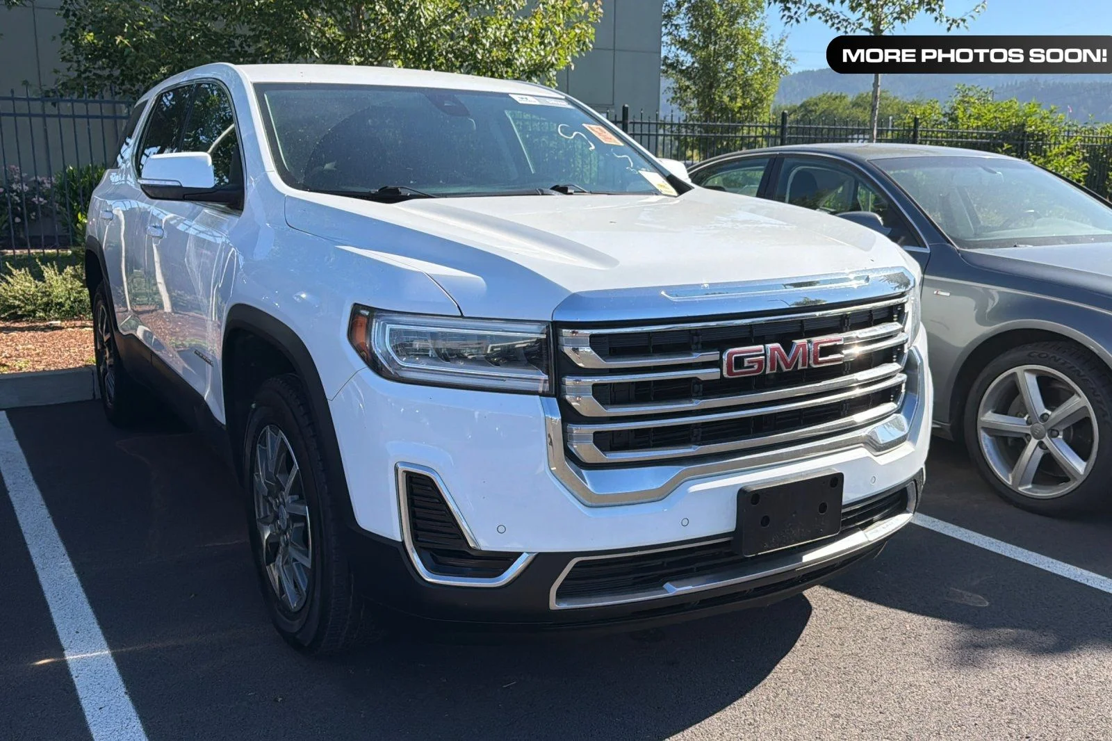 2022 GMC Acadia SLE FWD's photo