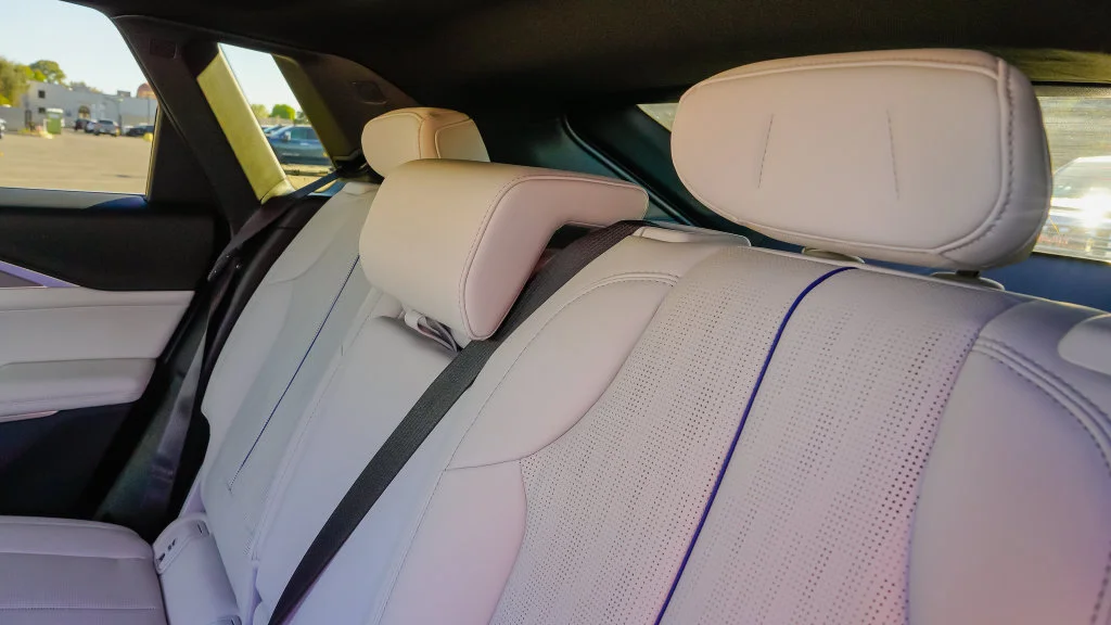 2027 Cadillac LYRIQ Premium Luxury - Photo 9
