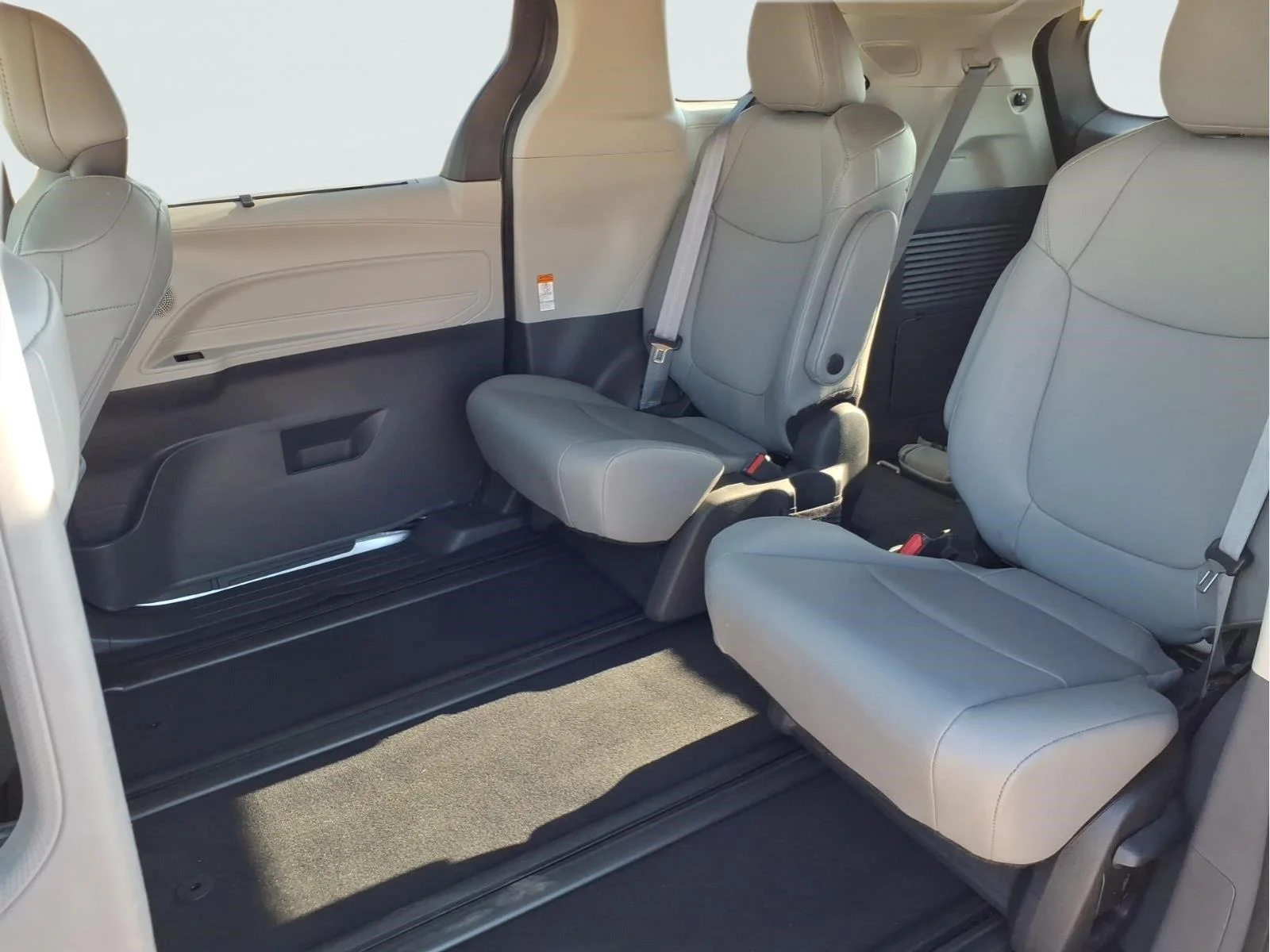 Used 2023 Celestial Silver Metallic Toyota XLE 7-Passenger image 12