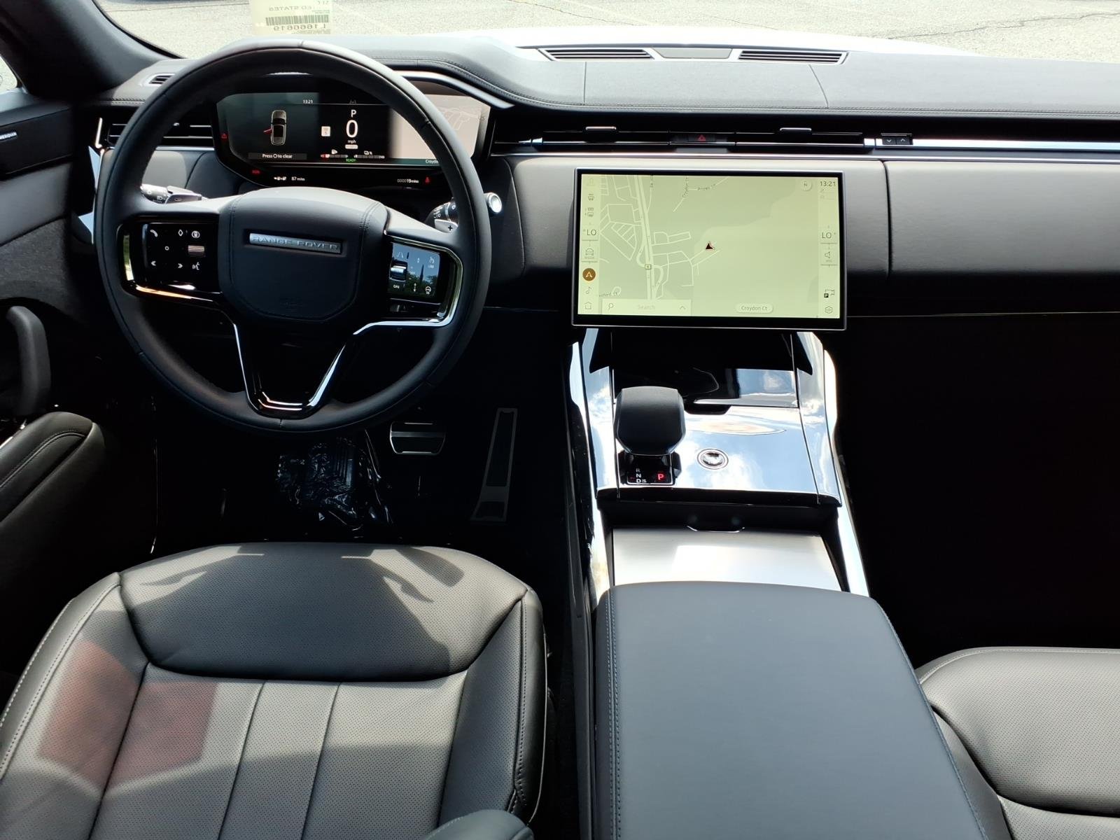 New 2026 Fuji White LAND ROVER Dynamic SE image 4