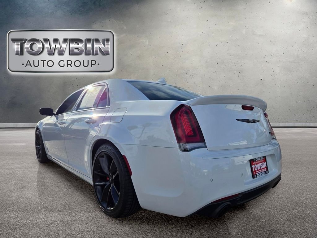 Used 2023 White Chrysler C image 6