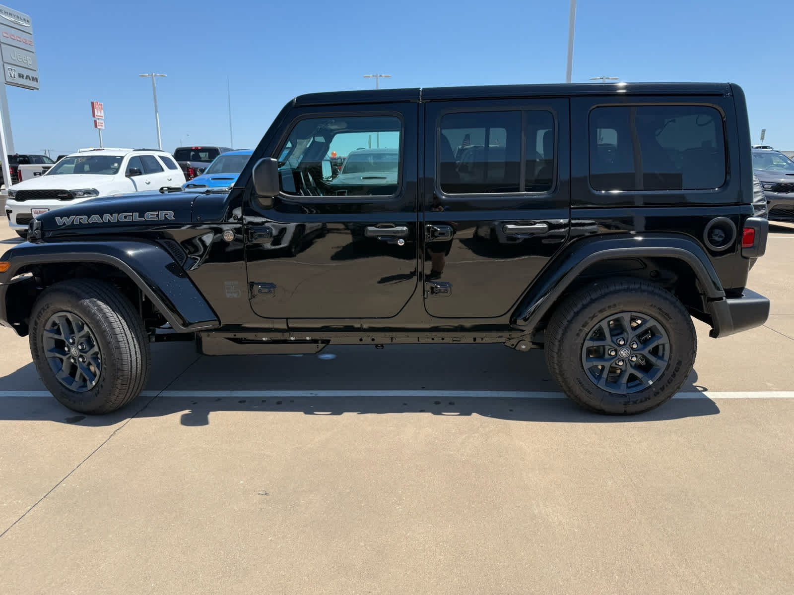 New 2026 Black Clear-Coat Exterior Paint Jeep 85th Anniversary image 9