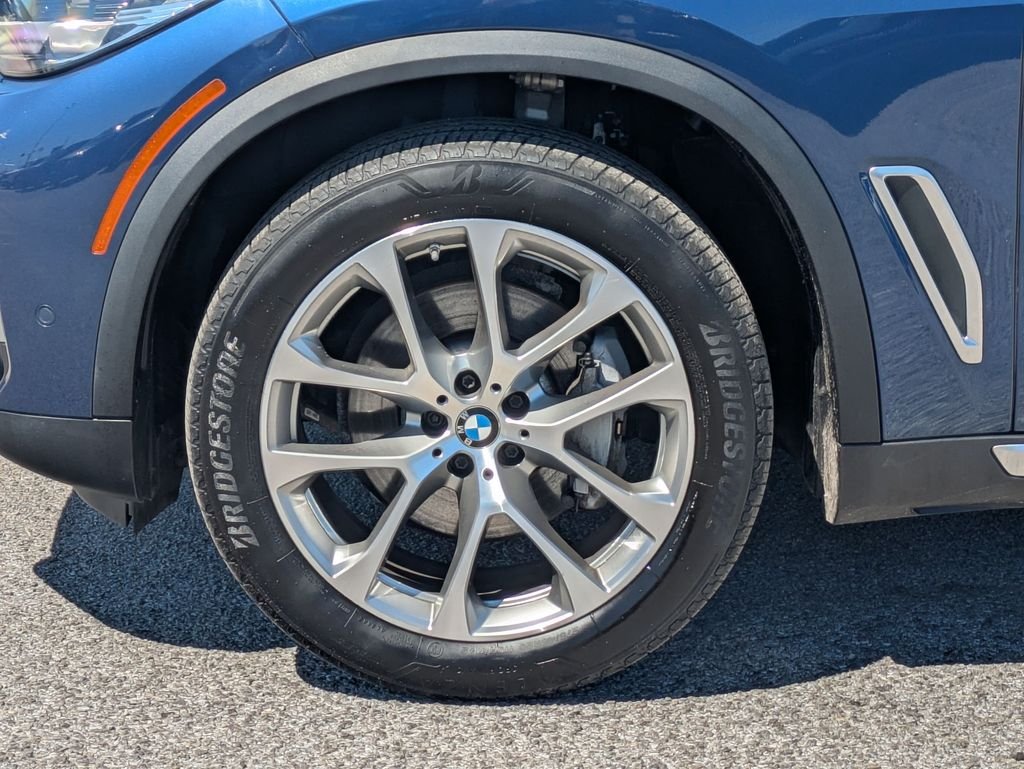 Used 2021 Blue BMW xDrive40i image 9