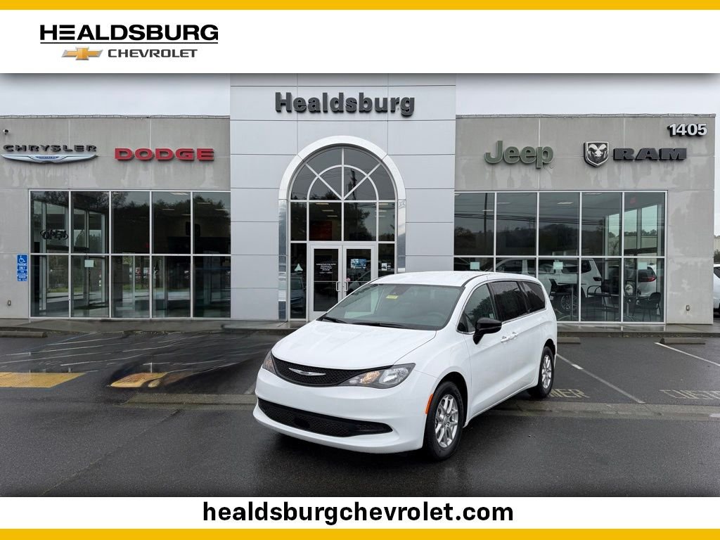 2026 Chrysler Voyager LX's photo