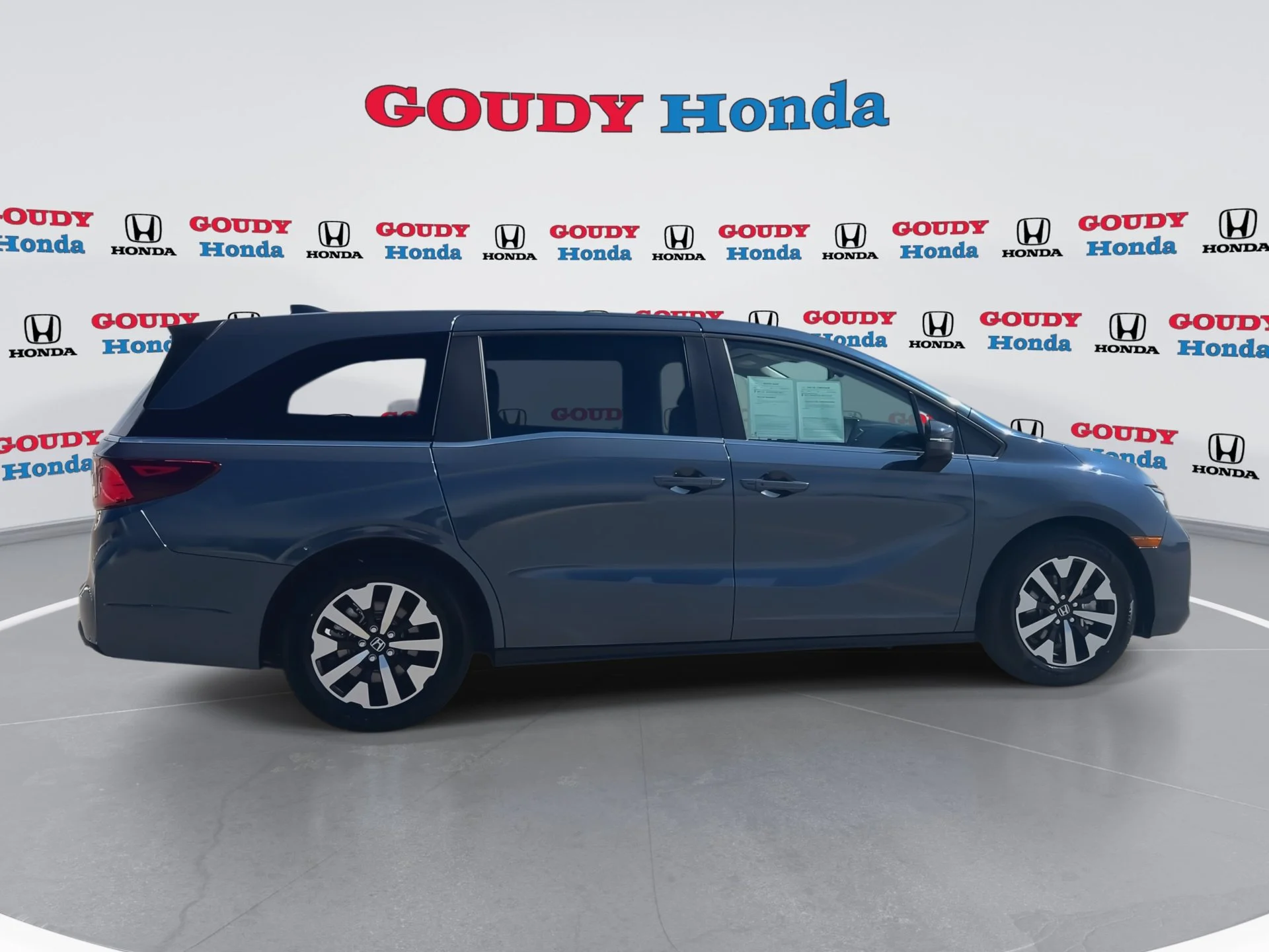 2025 Honda Odyssey EX-L - Photo 9