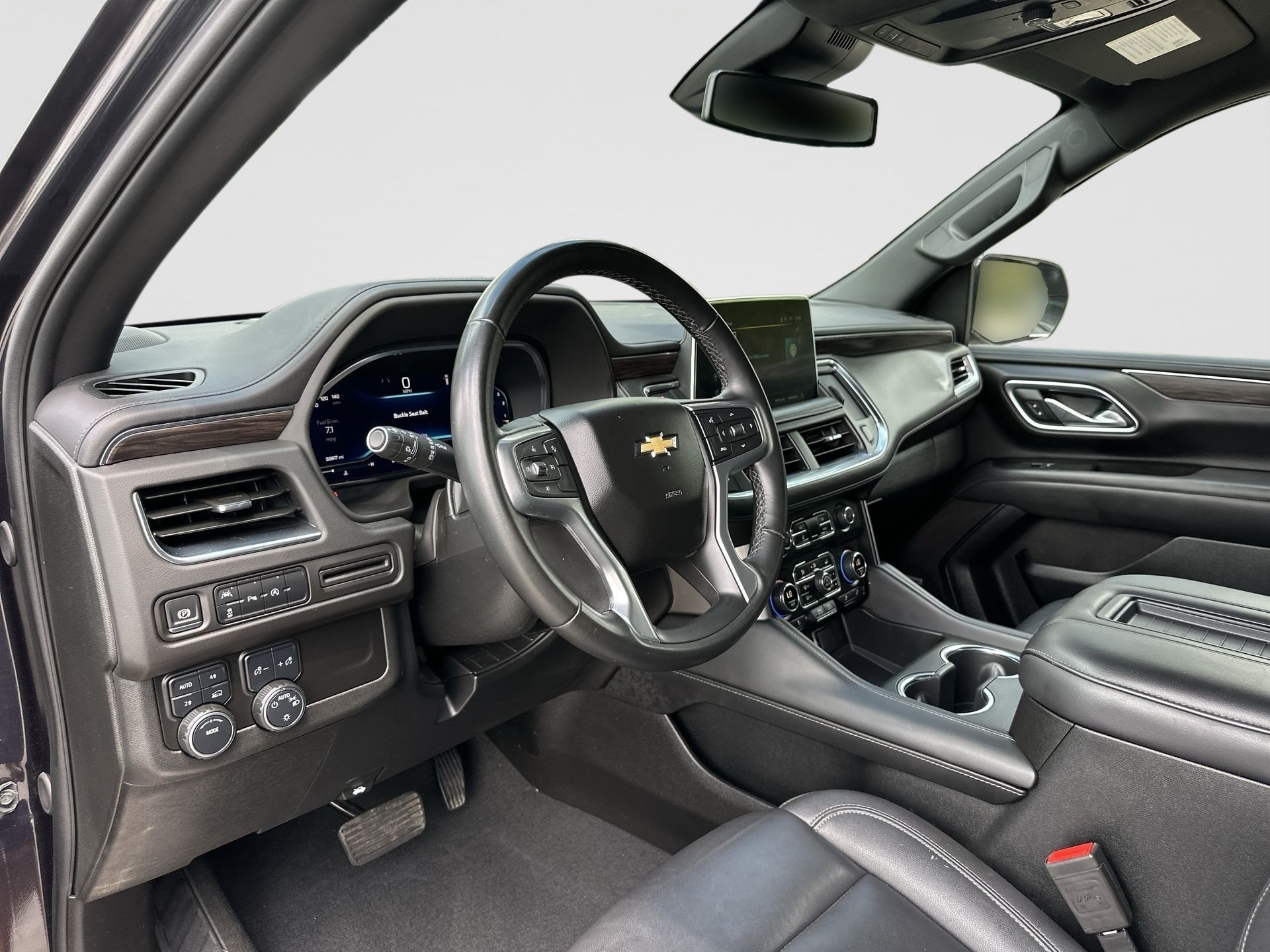 2024 Chevrolet Suburban LT - Photo 10