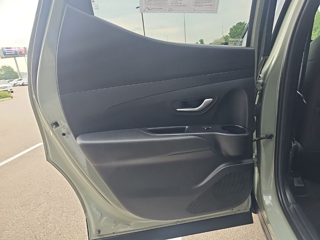Used 2022 Green Hyundai SEL image 28
