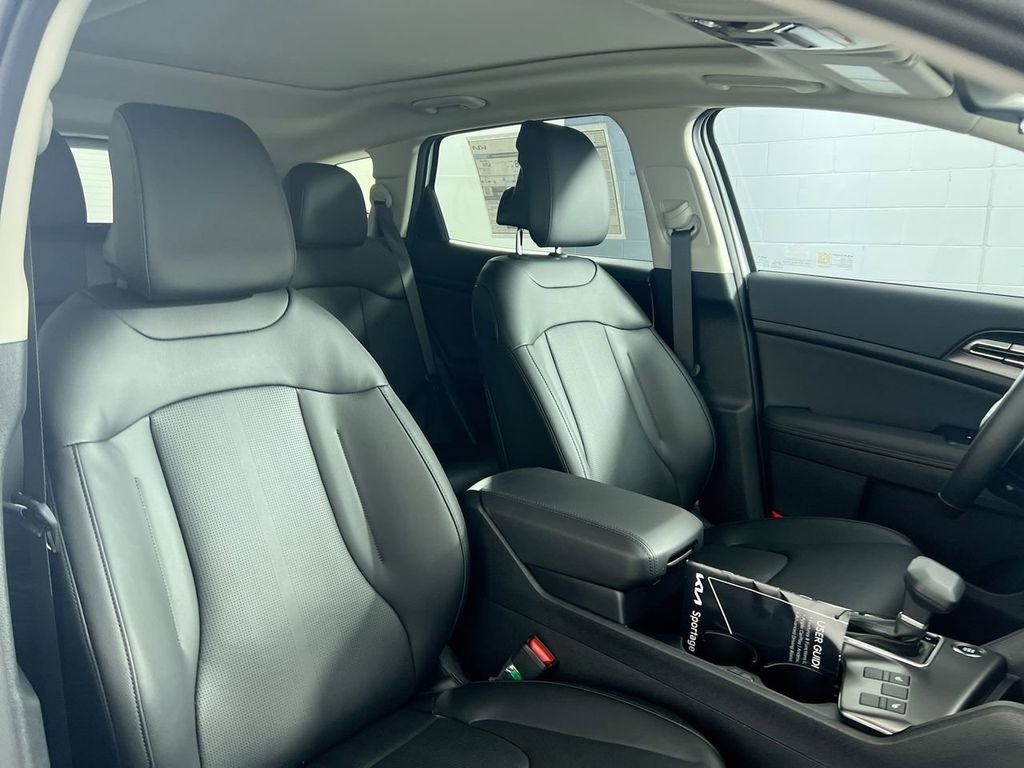 New 2026 Glacial White Pearl Kia EX image 31