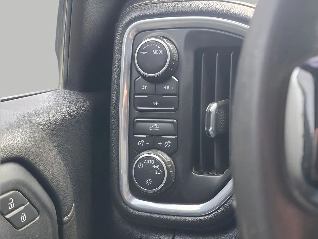 Used 2021 Summit White Chevrolet LT image 19