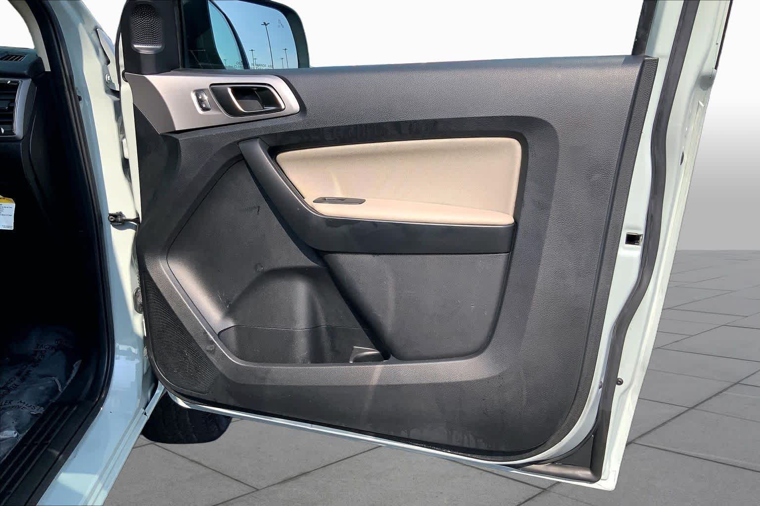 Used 2023 Cactus Gray Ford XLT image 21