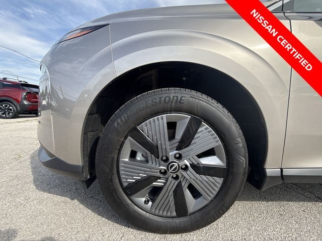 Used 2025 Gold Nissan SL image 10