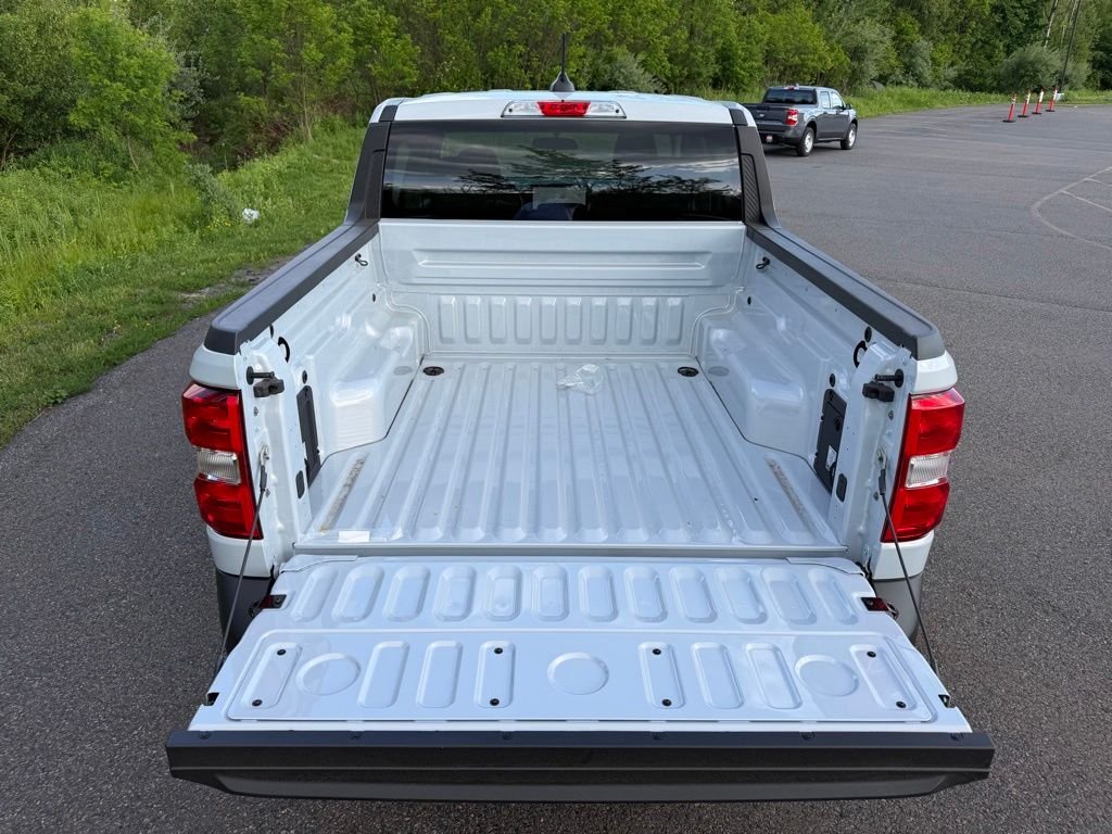New 2026 Space White Metallic Ford XLT image 28