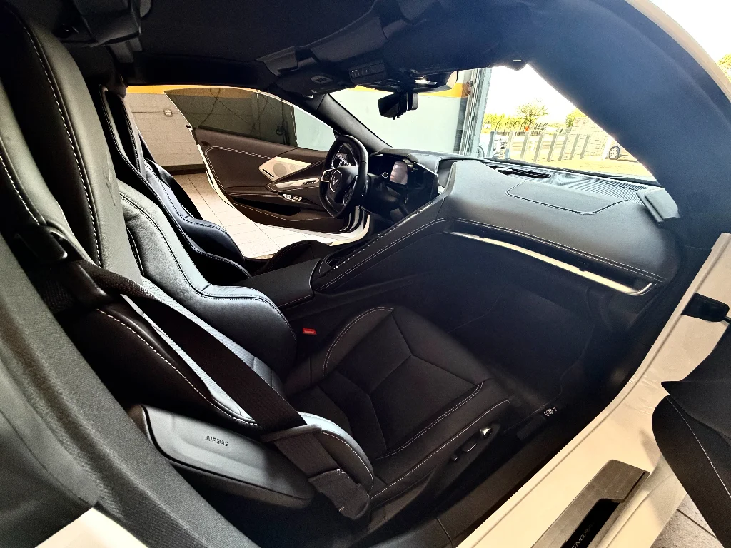 Used 2023 White Chevrolet 2LT image 8