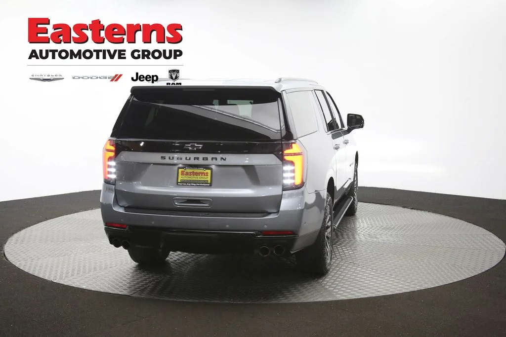 Used 2025 Gray Chevrolet Z71 image 41