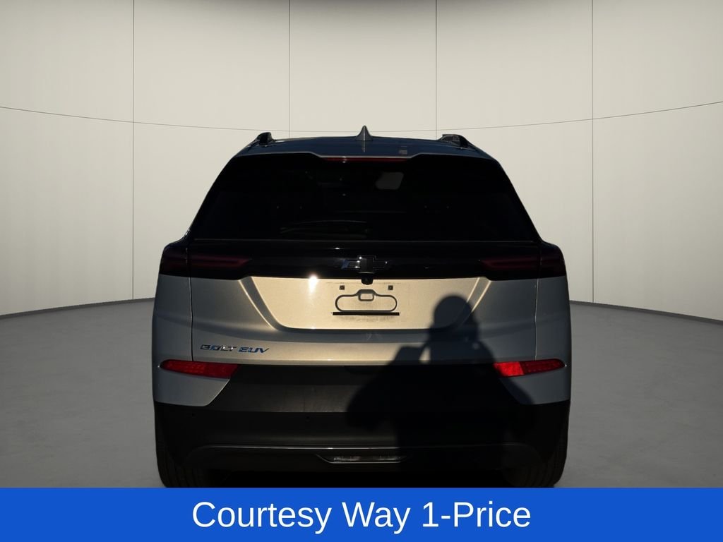 Used 2023 Silver Chevrolet LT image 8