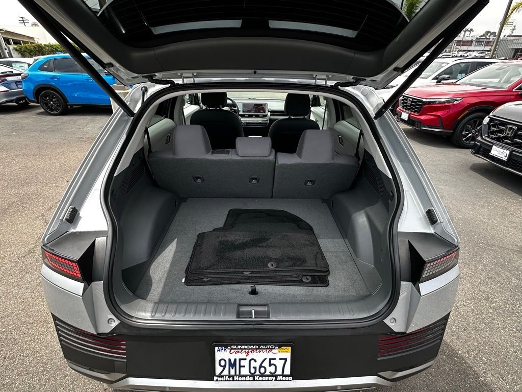 Used 2024 Gray Hyundai SEL image 8