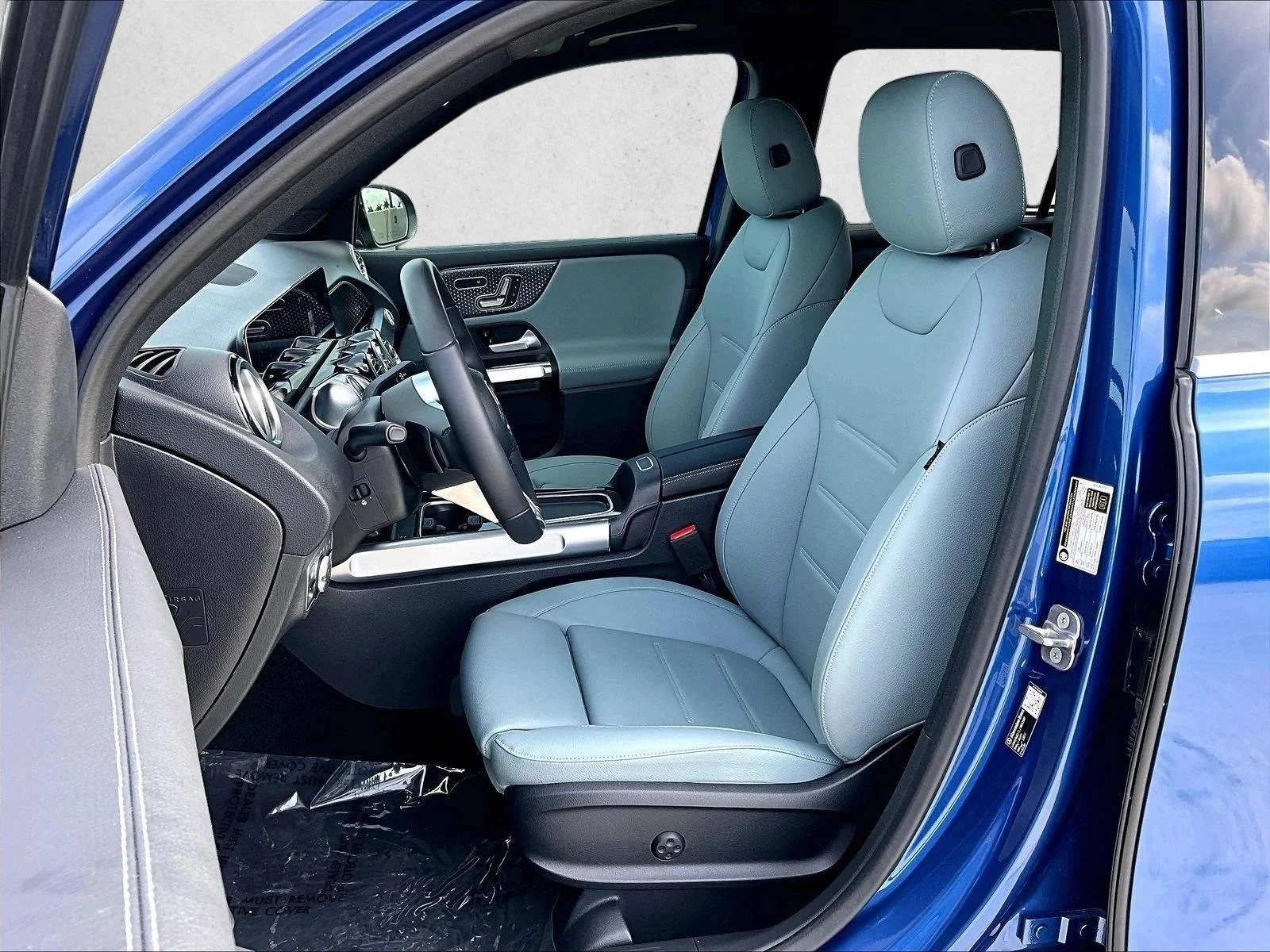 Used 2026 Starling Blue Metallic Mercedes-Benz GLB 250 image 27