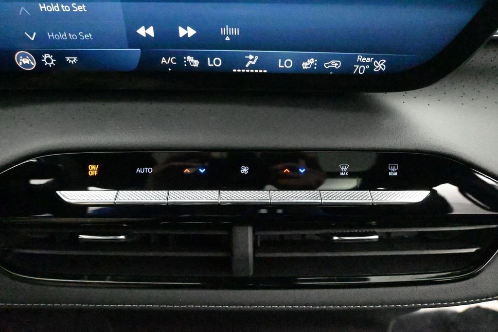 Used 2025 Ebony Twilight Metallic Buick Avenir image 12